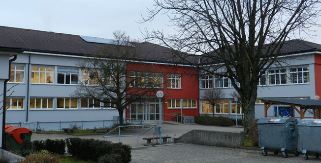 Das Schulgebäude in Sierning